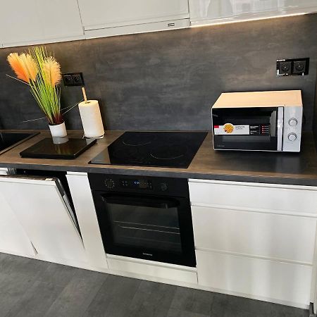 Apartament Sloneczny Apartment เยเลเนียกูรา ภายนอก รูปภาพ