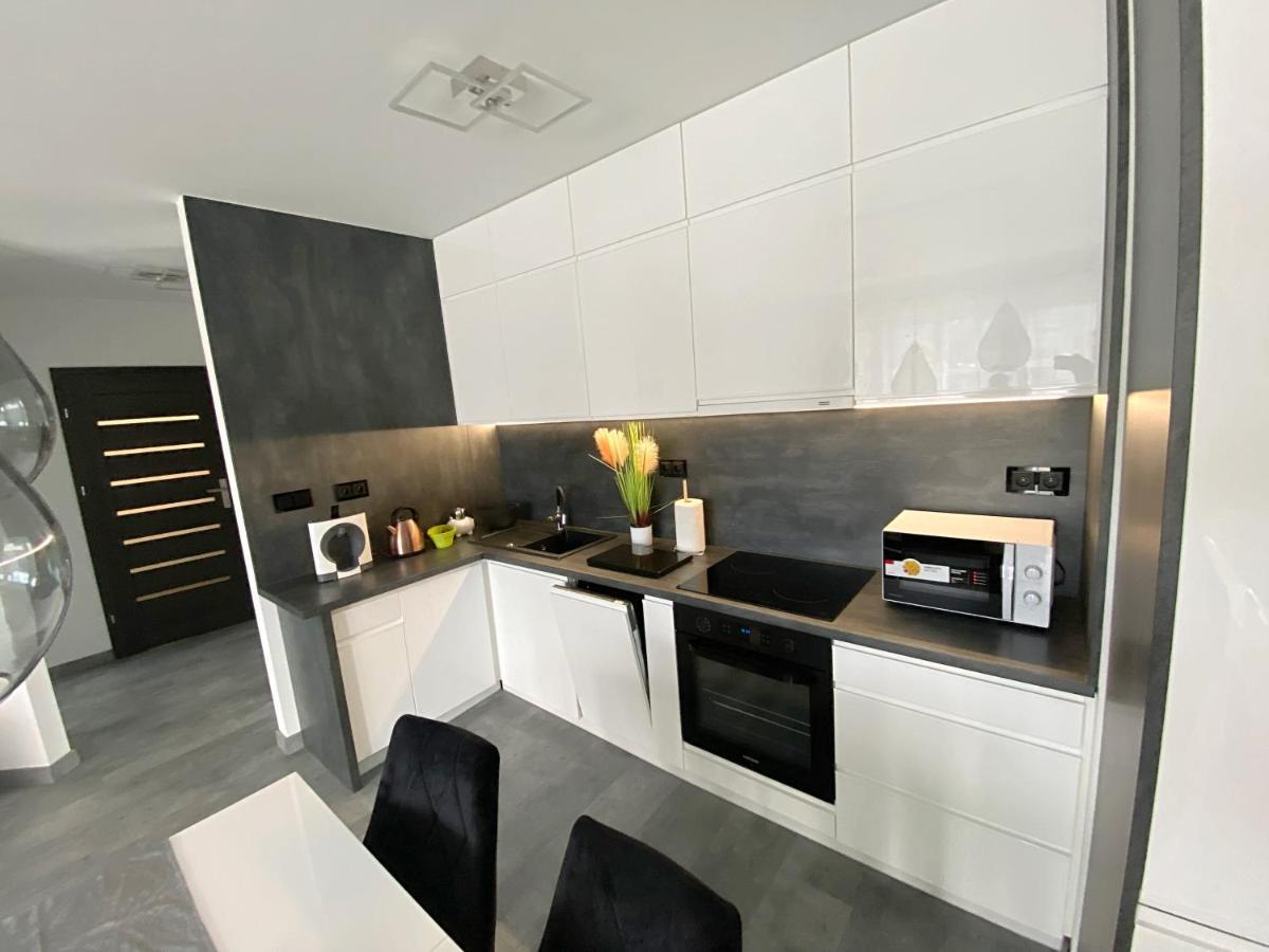 Apartament Sloneczny Apartment เยเลเนียกูรา ภายนอก รูปภาพ