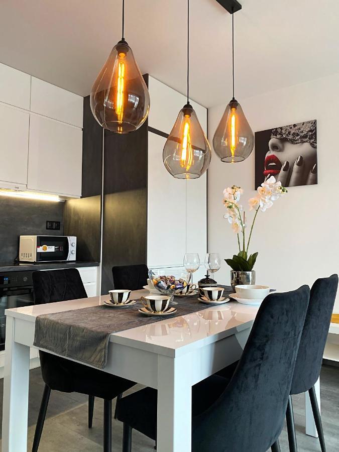 Apartament Sloneczny Apartment เยเลเนียกูรา ภายนอก รูปภาพ